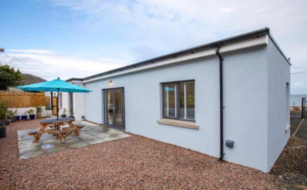 Josies Place At Waters Edge Self Catering Apartment Glenarm Exterior foto