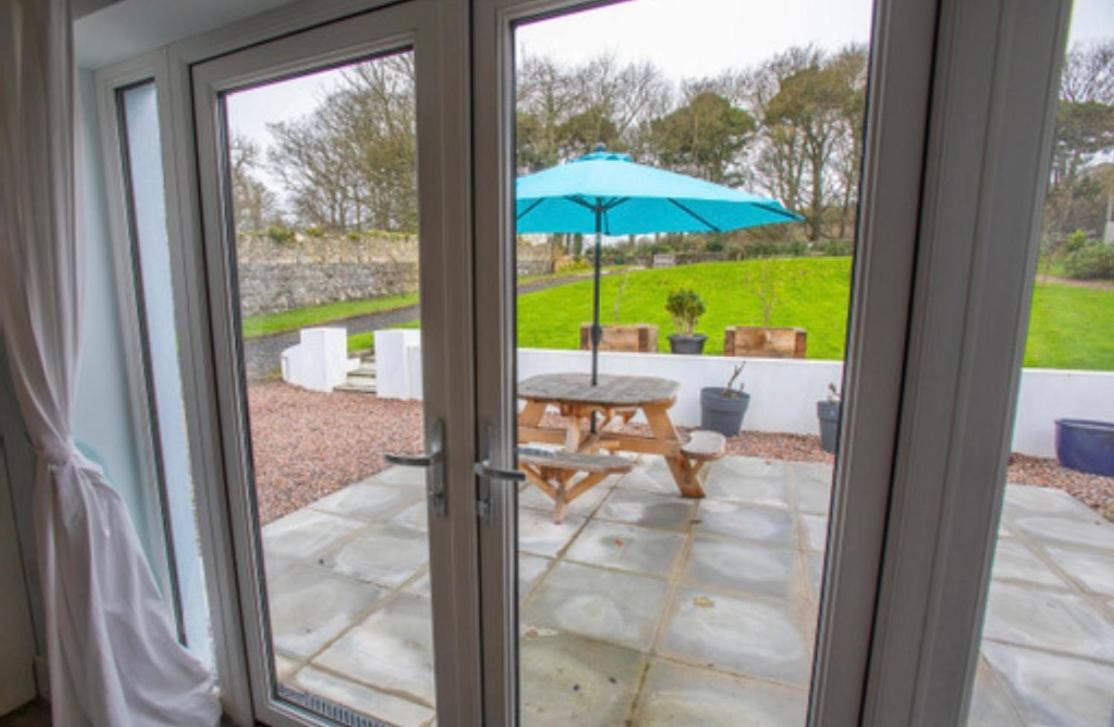 Josies Place At Waters Edge Self Catering Apartment Glenarm Exterior foto